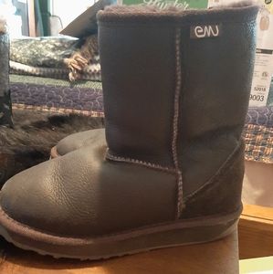 Emu winter boots